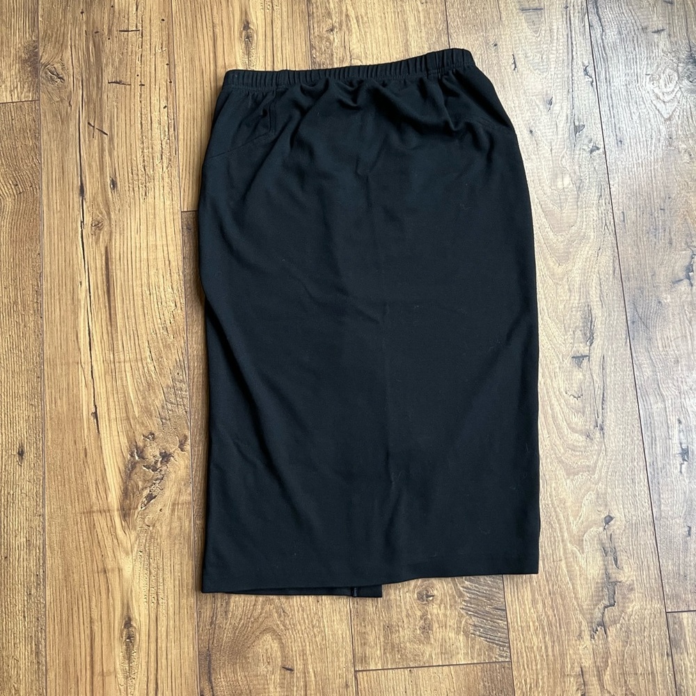 Mimi Maternity sz small black pencil skirt straight knee length